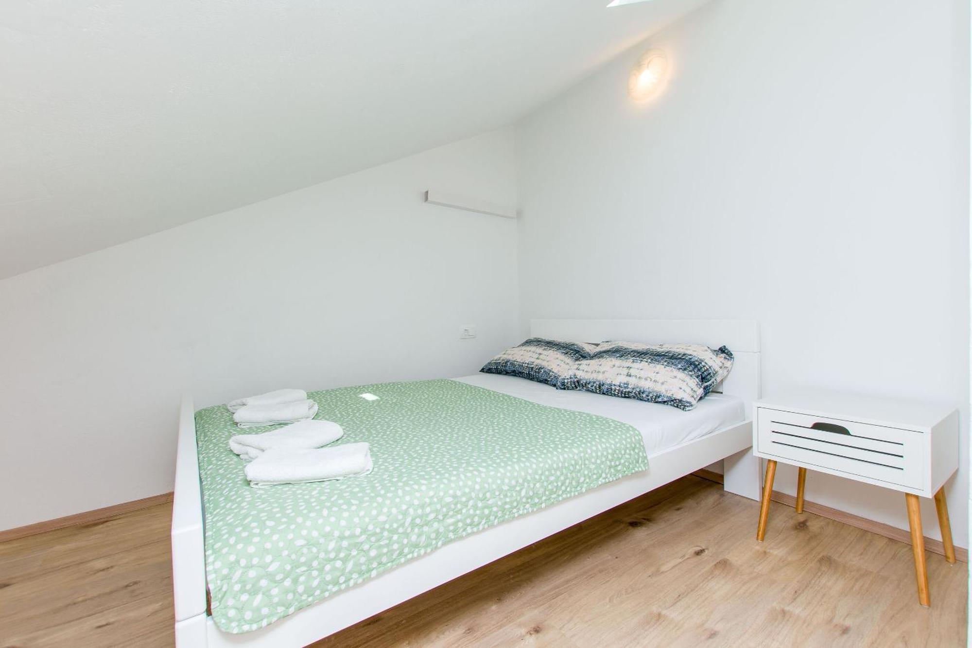 Apartment Petea Omiš Extérieur photo