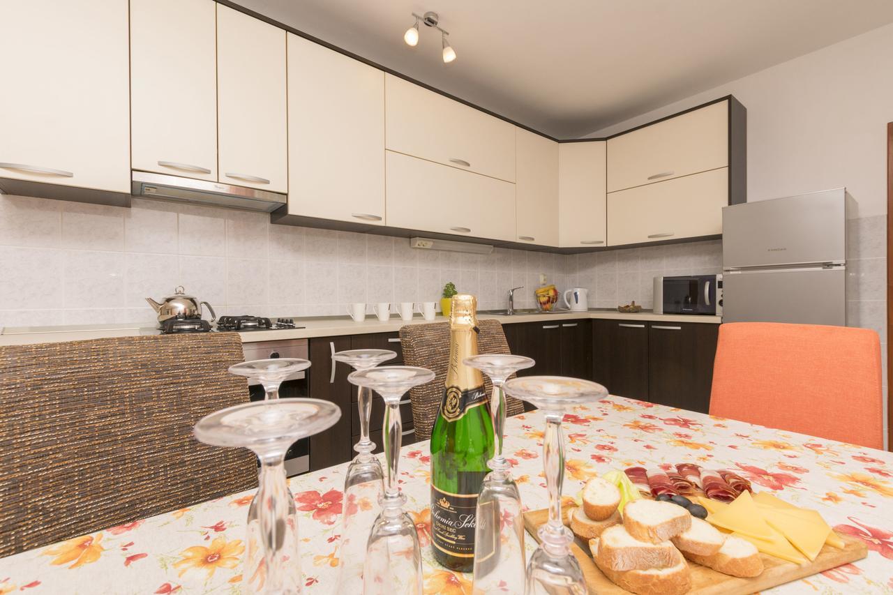 Apartment Petea Omiš Extérieur photo
